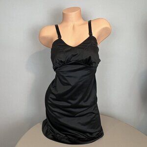Vintage Lady Linda Black Slip Retro Size S / 32 Short Nylon Made in USA